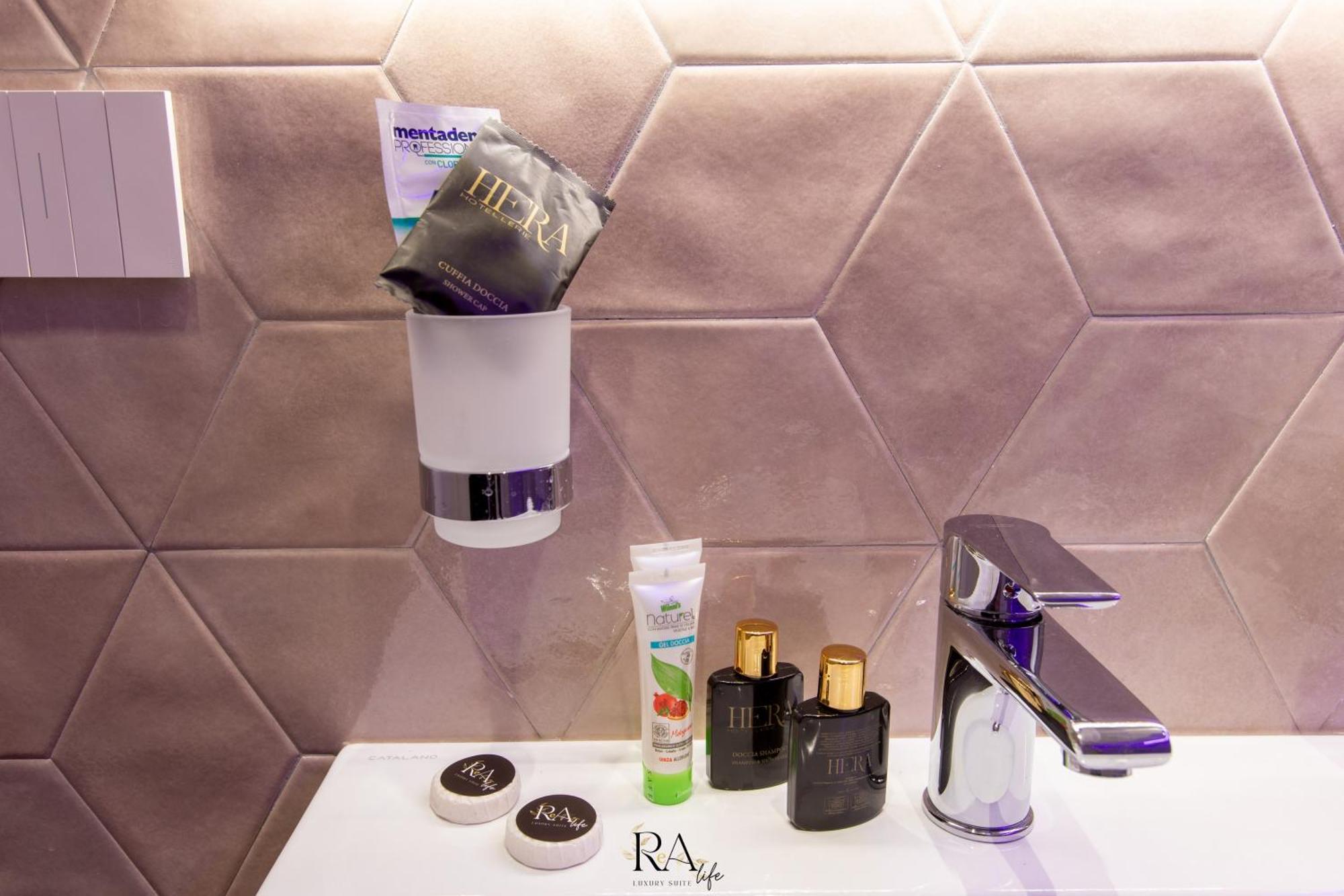 Rea Life Luxury Suite カーヴァ・デ・ティッレーニ エクステリア 写真