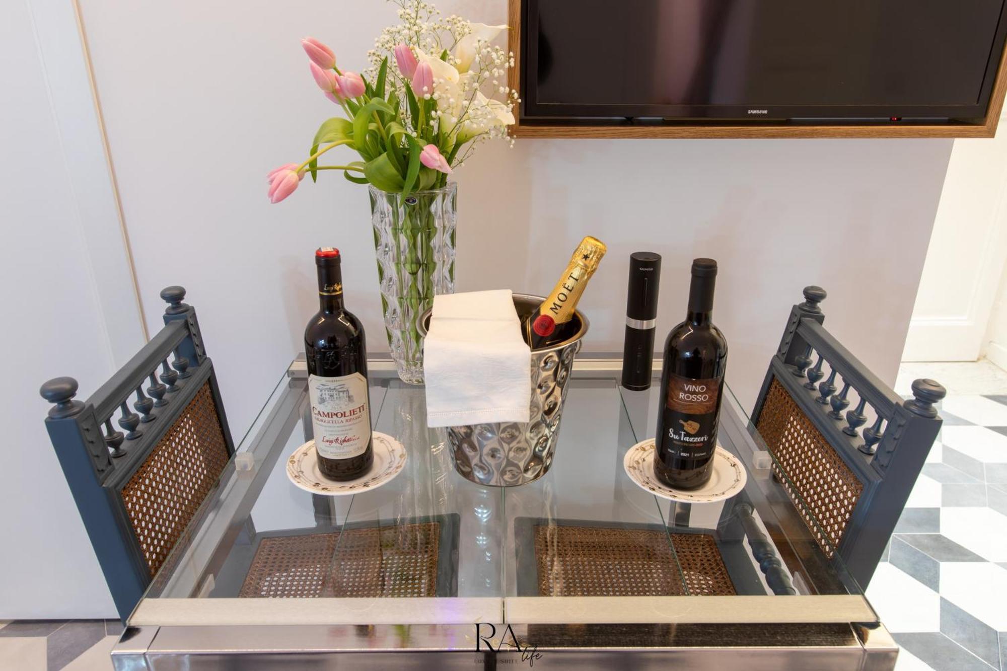 Rea Life Luxury Suite カーヴァ・デ・ティッレーニ エクステリア 写真